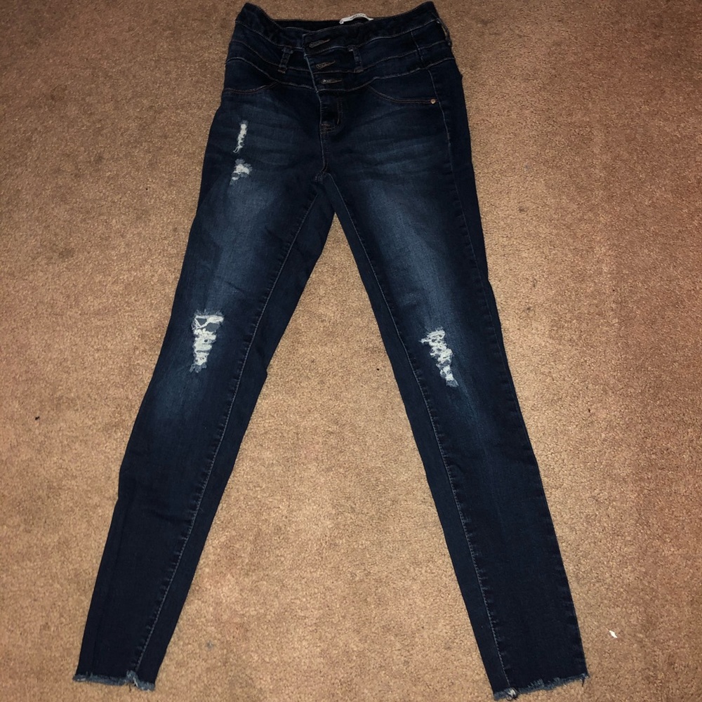 Ripped skinny jeans